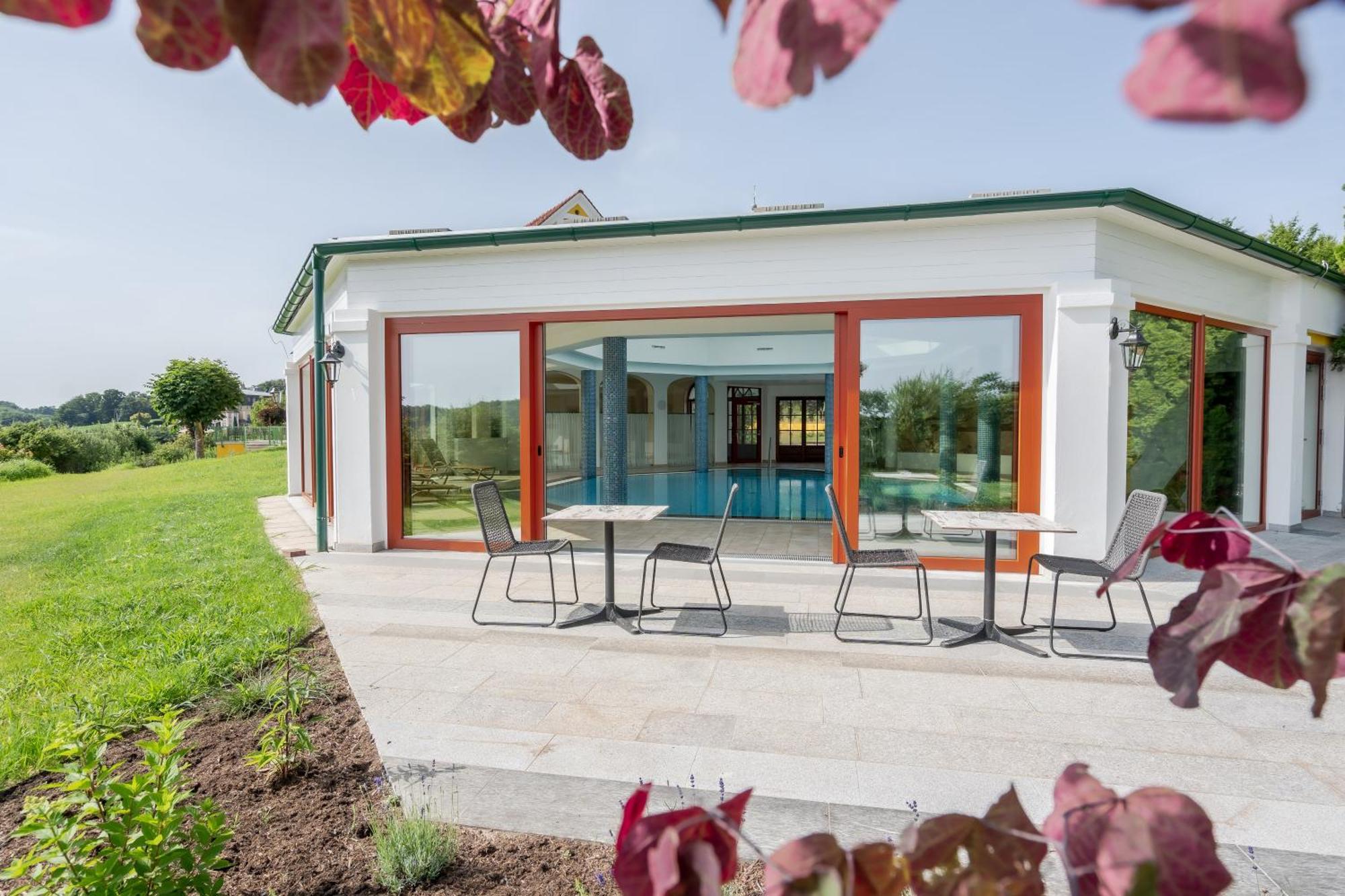 Hotel Roemerstein Loipersdorf bei Fuerstenfeld Bagian luar foto