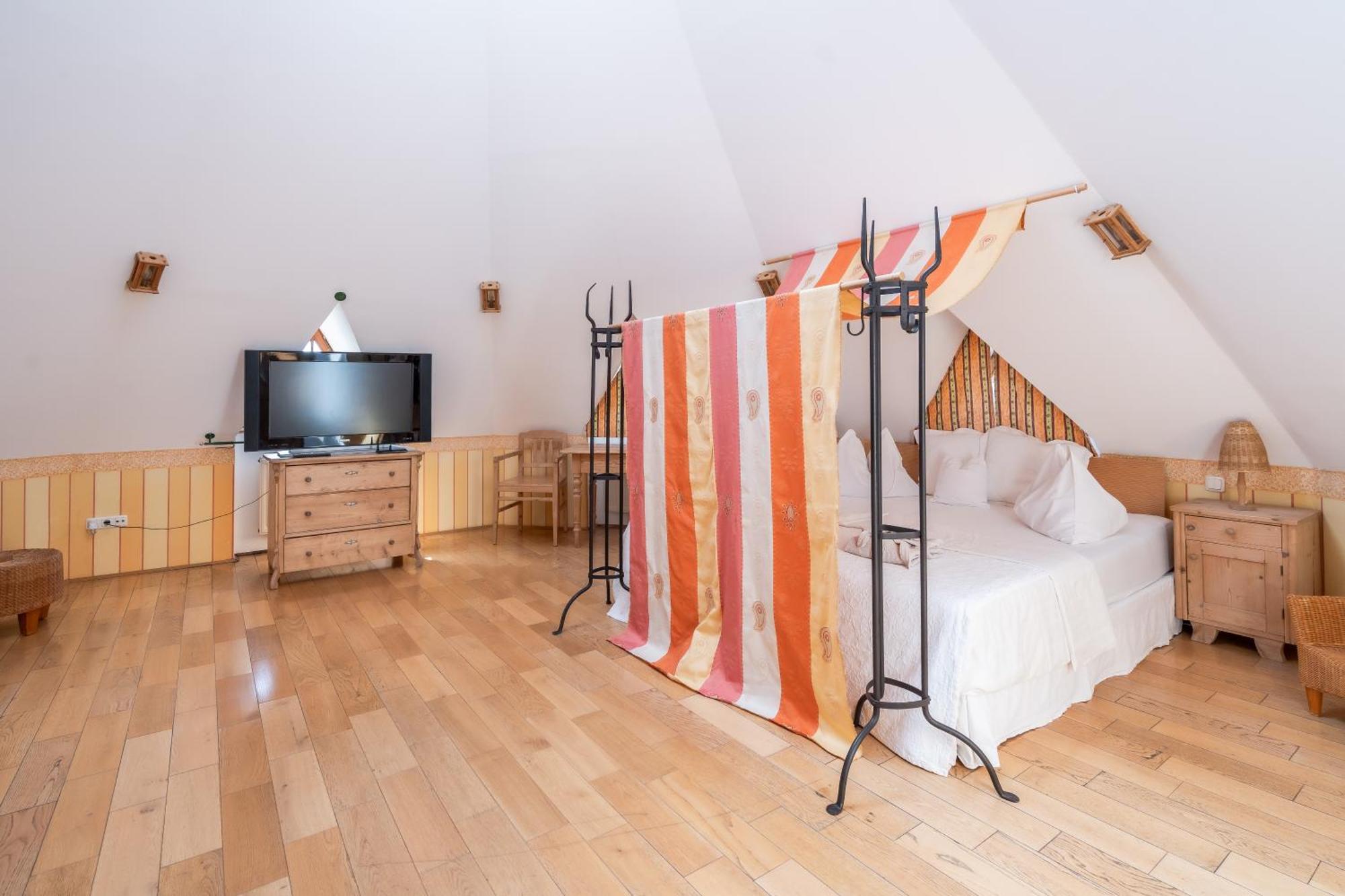 Hotel Roemerstein Loipersdorf bei Fuerstenfeld Bagian luar foto