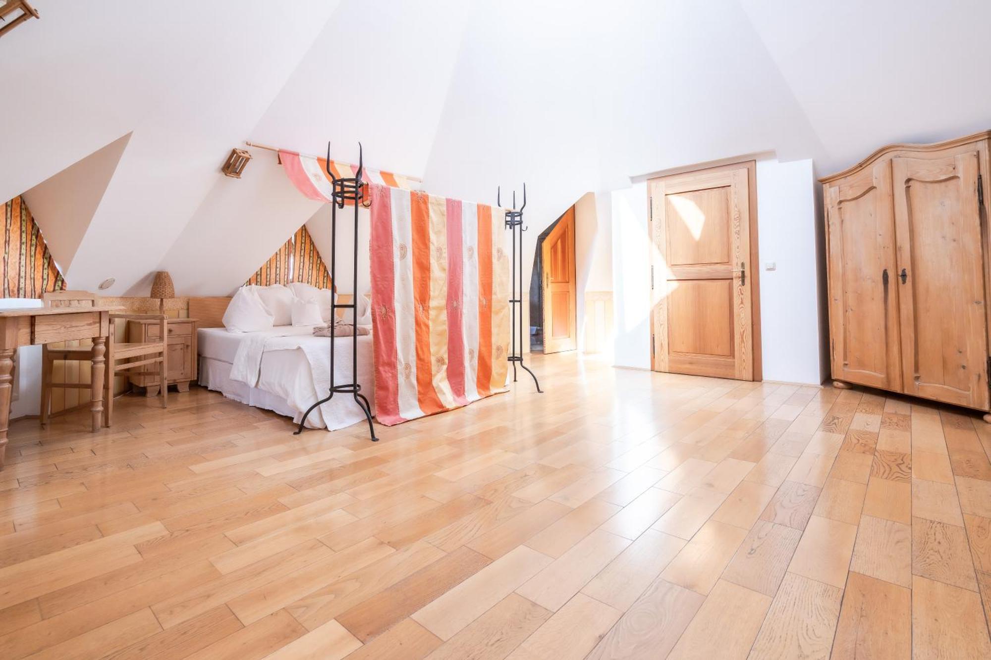 Hotel Roemerstein Loipersdorf bei Fuerstenfeld Bagian luar foto