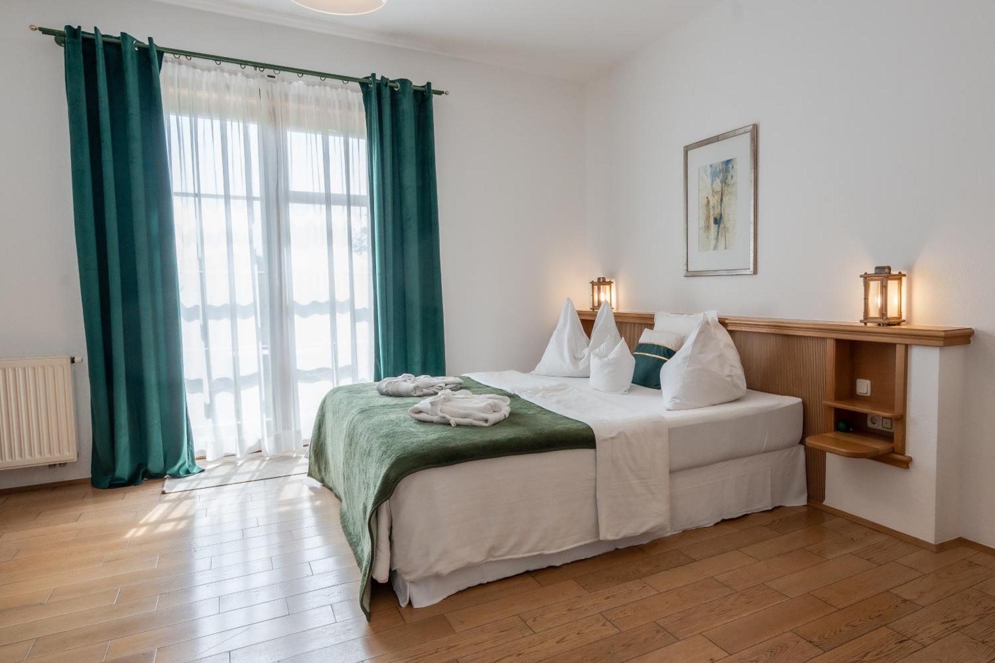 Hotel Roemerstein Loipersdorf bei Fuerstenfeld Bagian luar foto