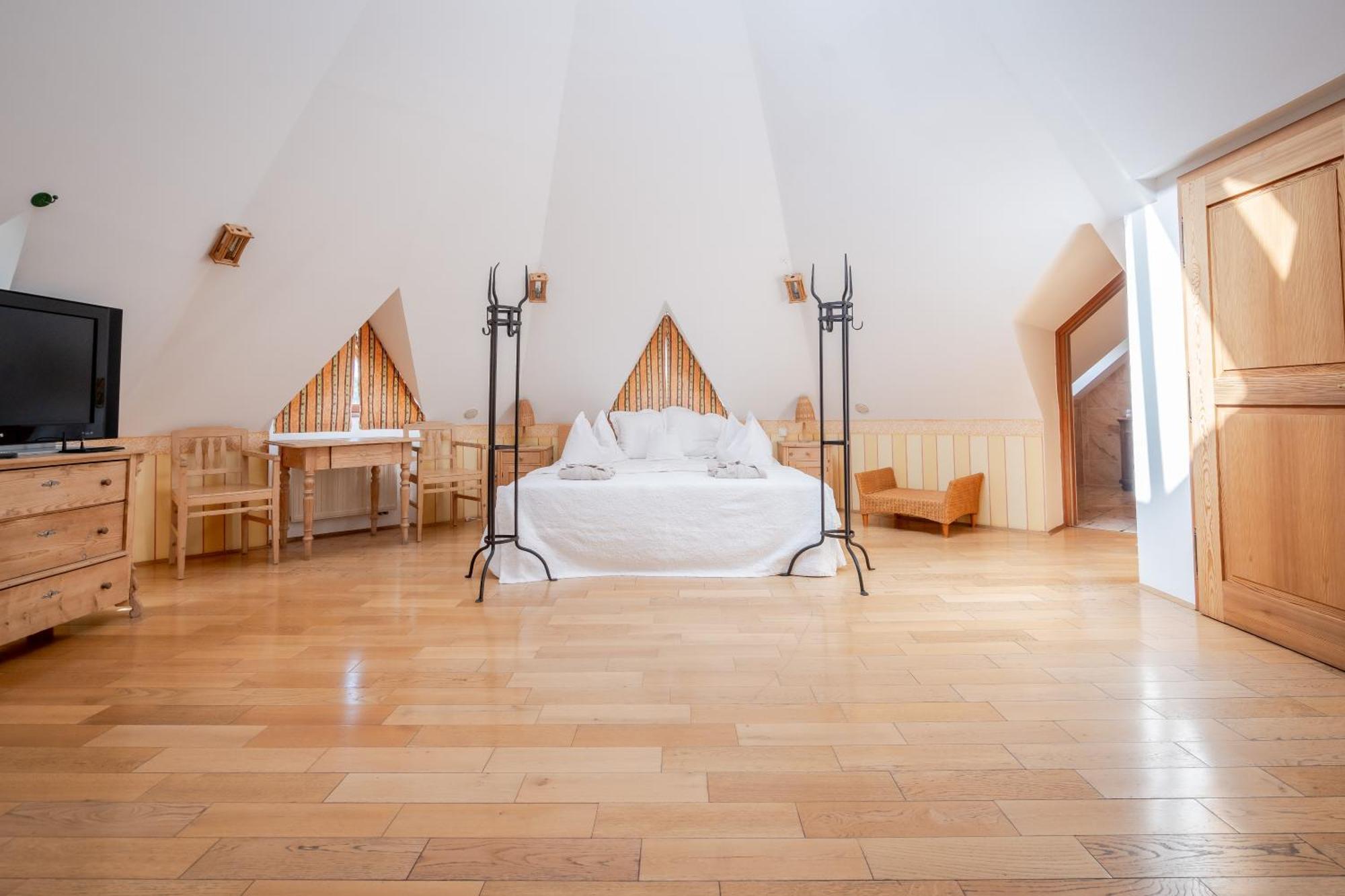 Hotel Roemerstein Loipersdorf bei Fuerstenfeld Bagian luar foto